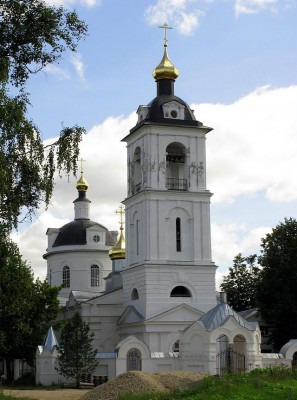 Holy_Trinity_Churche_in_Yazvishche_10.jpg